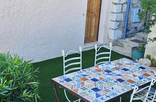 Speracedes Apartment | Vue mer, au calme, avec jardin !