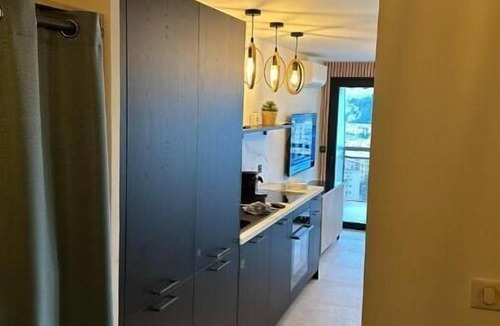 Mont Boron Apartment | Vue mer Incroyable, Appartement Entièrement Rénové Avec Piscine et Garage