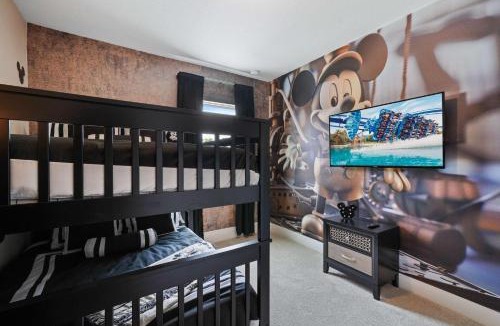 Reunion House | W477 - The Blue Suede Townhome