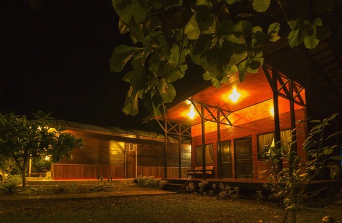 Waisai Hotel | Waisai Beach Hotel