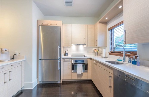 Winter Park Apartment | Walk To Park Ave, Heated Pool, Hot Tub, Grill Station, Modern and Comfortable!