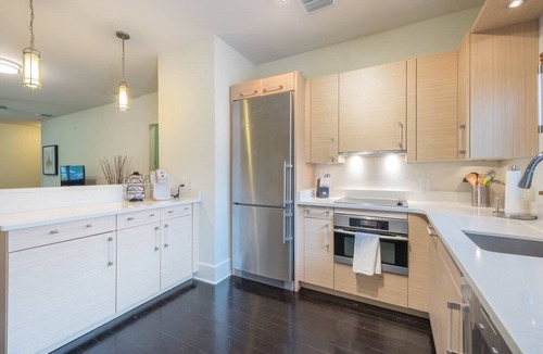 Winter Park Apartment | Walk To Park Ave, Heated Pool, Hot Tub, Grill Station, Modern and Comfortable!