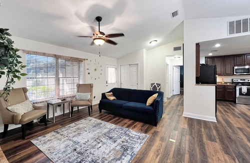 Apopka House | Welcome to Dreamland: Over 1 acre of Private living, lodging & celebrations!