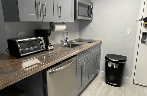 Southwest Orlando Apartment | Welcome, to our fully remodeled home studio.
