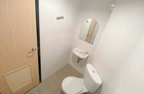Jatingaleh Apartment | Well Furnished Studio At The Alton Apartment