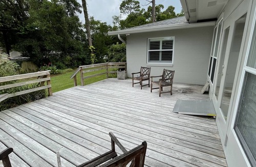Longwood House | WHEELCHAIR ACCESSIBLE 3 Bedroom 2 Bathroom Home