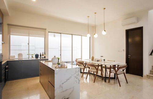 Sleman House | William house