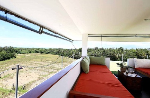 Seseh Apartment | William's Place | 1 Bedroom Blue Apartment