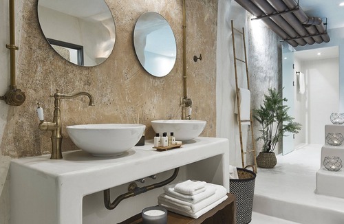 Fira Hotel | Winery Hotel 1870