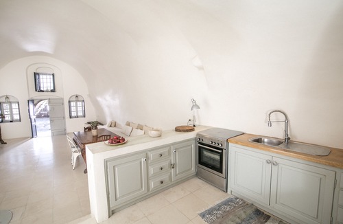 Finikia Villa | Winery House and 2 guest houses. Old winery converted into a stylish villa