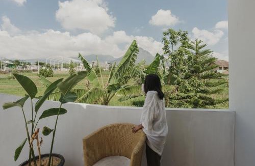 Oro Oro Ombo Villa | Winoera Villa - Modern-Tropical Stay Batu