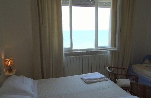 Marina di Castagneto Carducci Apartment | Wonderfully positioned flat for 4-5 people above beach in Marina di Castagneto.