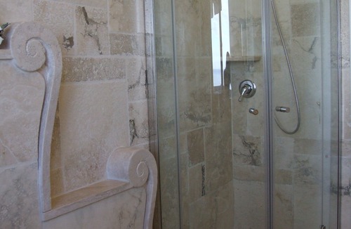 Marina di Castagneto Carducci Apartment | Wonderfully positioned flat for 4-5 people above beach in Marina di Castagneto.