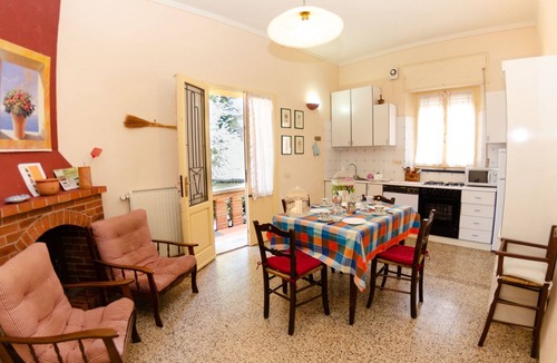 Cascine-La Croce Villa | Wonderful private villa with private pool, WIFI, TV, veranda and pets allowed, close to Lucca