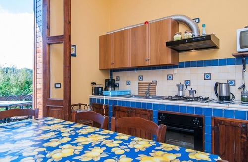 Noto Marina House | Wonderful private villa for 6 people with WIFI, A/C, TV, terrace and pets allowed
