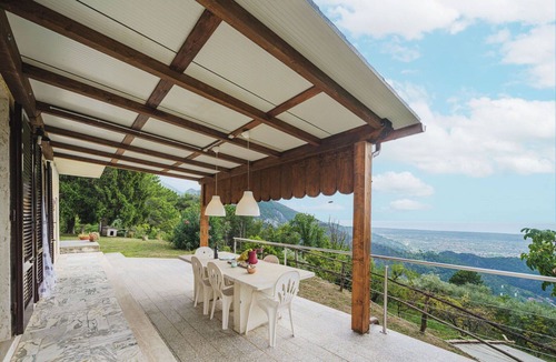 Seravezza House | Wonderful private villa for 6 people with WIFI, A/C, TV and patio