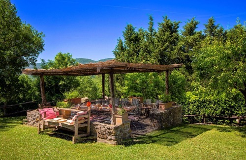 Pieve di Chio Villa | Wonderful private villa for 16 guests with private pool, WIFI and TV