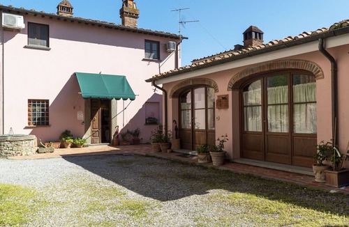 Petrognano House | Wonderful villa for 6 guests with A/C, WIFI and TV, close to Lucca