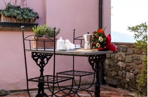Petrognano House | Wonderful villa for 6 guests with A/C, WIFI and TV, close to Lucca
