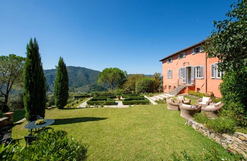 Lucca Villa | Wonderful villa with WIFI, private pool, A/C, TV, terrace and panoramic view, close to Lucca