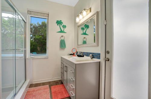 Sunset Lakes House | Yelleville on Sunset! 4 Miles to Disney