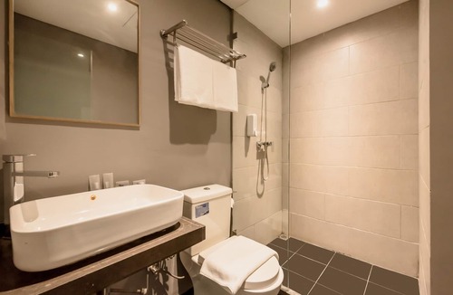 Kampung Bali Hotel | Yellow Bee Tanah Abang
