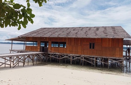 Kri House | Yenkoranu Homestay and Dive Center