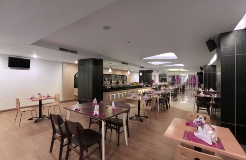 Pekayon Jaya Hotel | Yusra Inn Hotel Bekasi