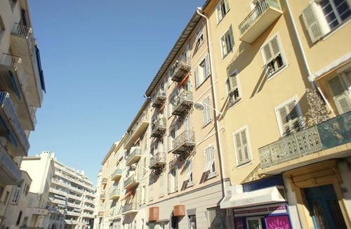 Quartier du Port Apartment | Ze Perfect Place Garibaldi & Bonaparte - Apartment 3 Bdrms - AC - Balcony