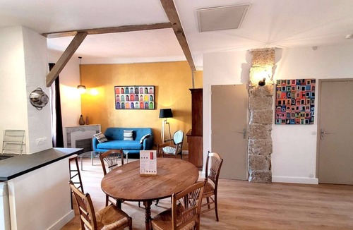 Quartier du Port Apartment | Ze Perfect Place Garibaldi & Bonaparte - Apartment 3 Bdrms - AC - Balcony