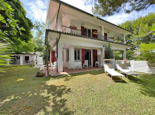 143 - VILLA BIANCA Villa Quadrilocale a Marcelli con ampio giardino aria condizionata e WI-FI - SPIAGGIA AL WHITE BEACH CLUB INCLUSA