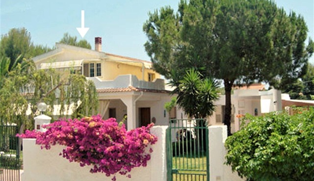 2 BEDROOM HOUSE SITUATED JUST 150 M FROM THE SEA