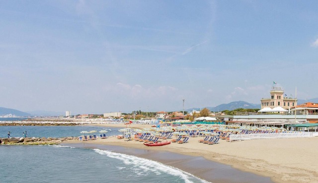 3 bedroom accommodation in Massa -MS-