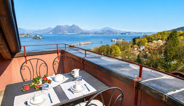 3-room apartment with balcony in an Art Nouveau villa with communal pool