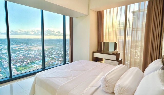 53rd Floor, 2 BR, Netflix, Apt with view 2 nights min. by SKY