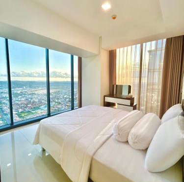 53rd Floor, 2 BR, Netflix, Apt with view by SKY