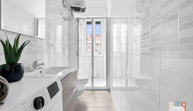 AG17 Bright apartment in the center of Milan