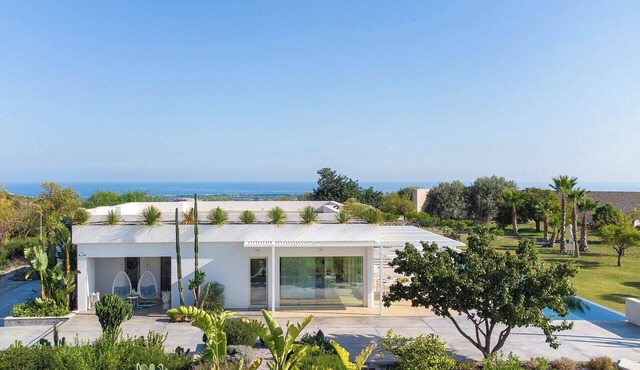 Agata - Four Bedroom Villa, Sleeps 8