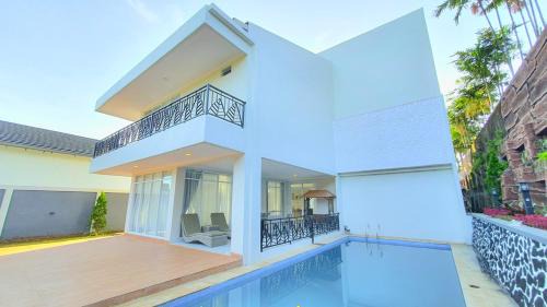 Alandalus Royal Puncak
