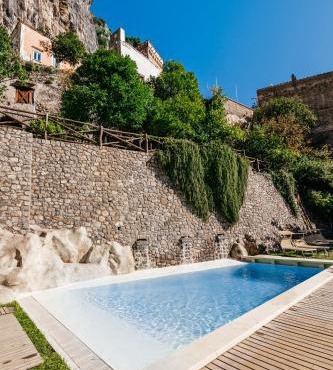 Amalfi Resort Rooms with pool