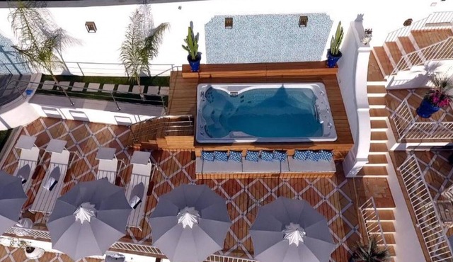 AMORE RENTALS - Villa Celeste with Heated Swimming Pool and Sea View