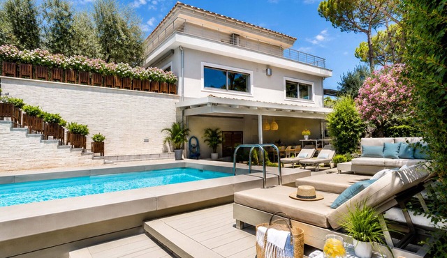 AMORE RENTALS - Villa Marisol with Pool and Sea View