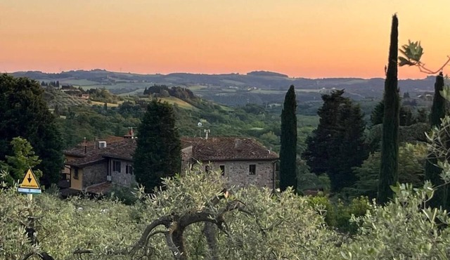 An authentic corner of Tuscany. Relaxation, good food, close to Florence, Siena, Pisa