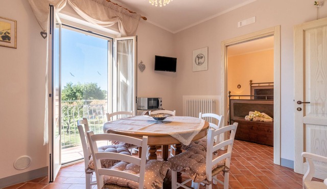 Apartment 'Casa del Nonno Bingheri' with Shared Garden & Wi-Fi