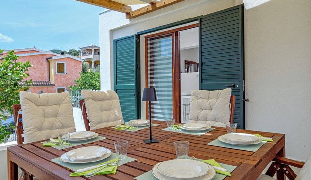 Apartment 'Comino' with Private Terrace, Wi-Fi and Air Conditioning