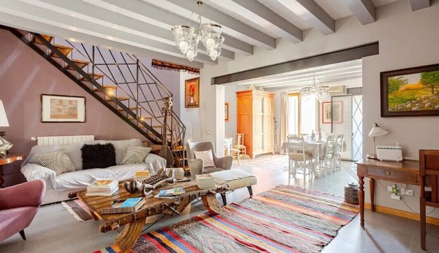 Apartment Giulia is a Luxurious and Spacious Apartment Near Teatro Massimo