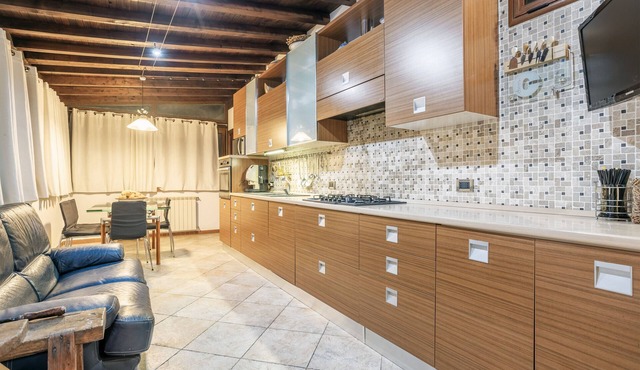 Apartment 'In Villa Con Piscina 2' with Shared Pool, Wi-Fi and Air Conditioning