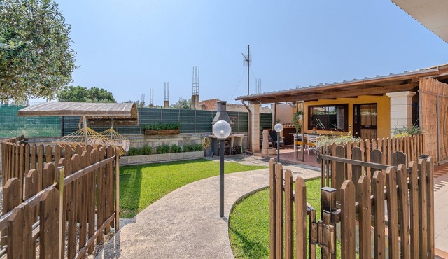 Apartment 'In Villa Luana' with Mountain View, Wi-Fi and Air Conditioning