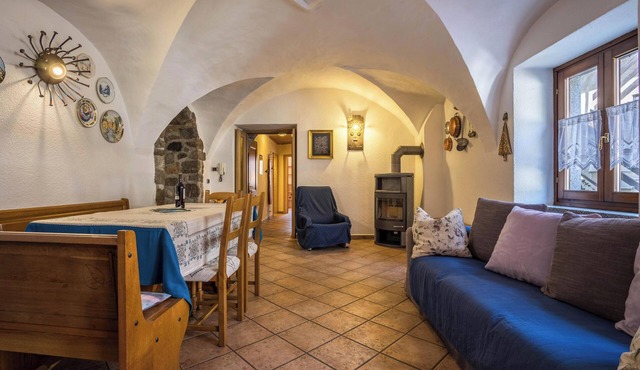 Apartment "Jasmine" close to the Lake with Mountain Views