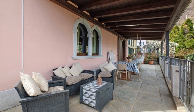 Apartment 'Liivv House - Lake Como' with Lake View, Private Terrace and Wi-Fi